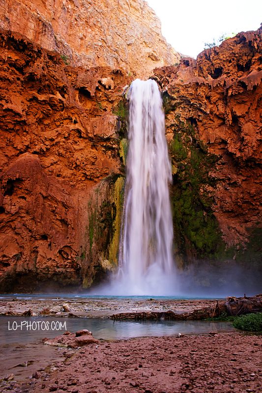 Desert canyon scenery along the trail to Havasupai, Arizona