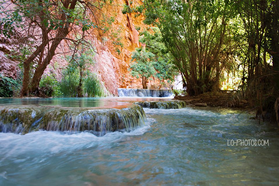 Turquoise pools and travertine terraces near Havasu Falls