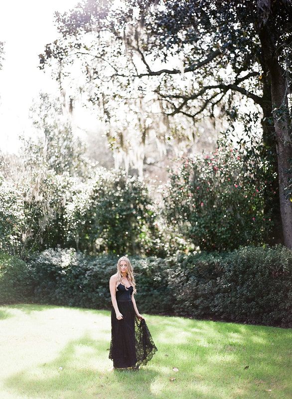 Charleston bridal editorial shot in the gardens of Middleton Place.