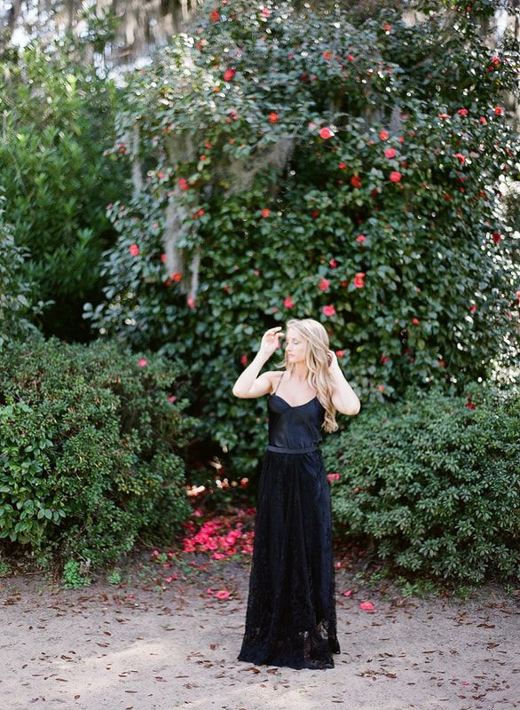 Charleston bridal editorial shot in the gardens of Middleton Place.