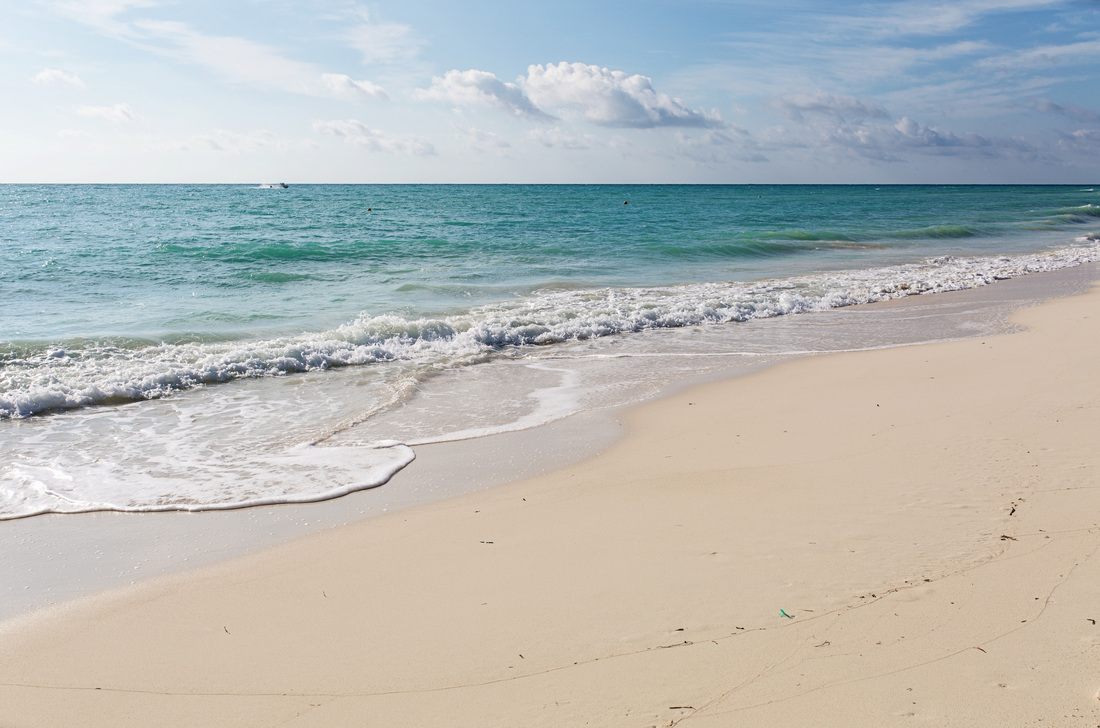 Turquoise water along the Bahamas coastline