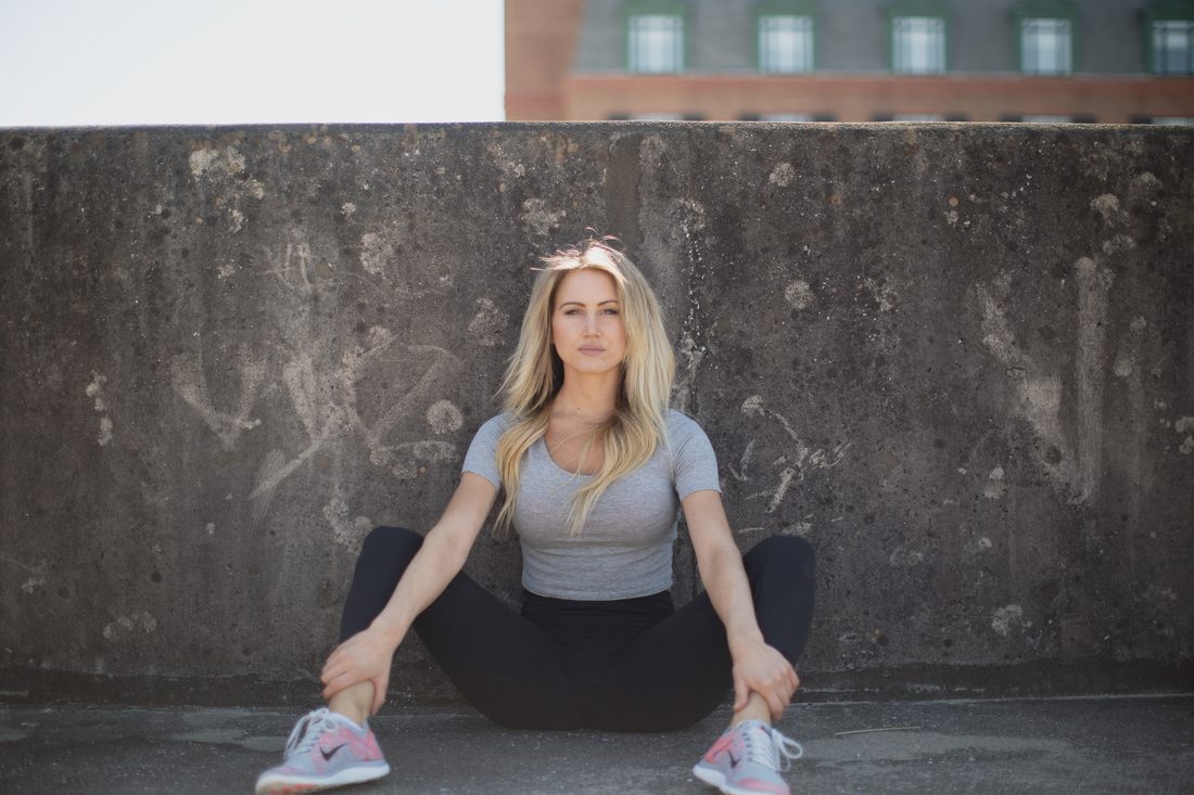 Fitness modeling photo highlighting activewear detail
