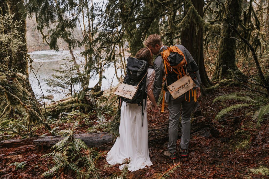 Cabin exterior decorated for the small elopement ceremony