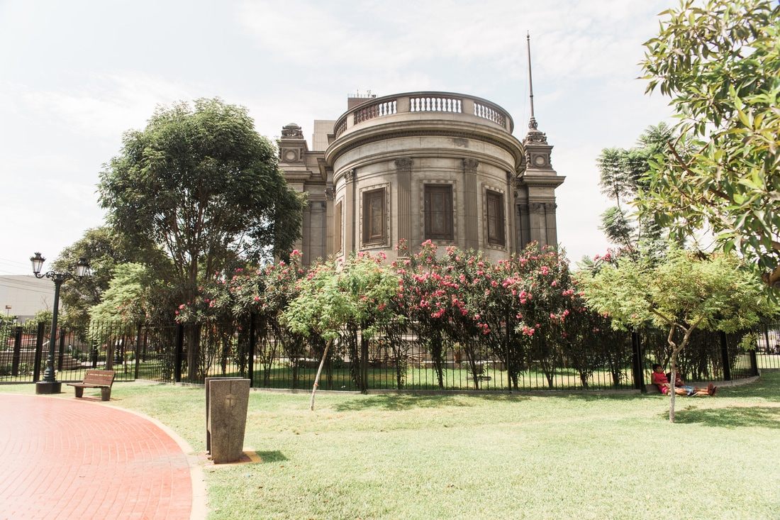 Everyday street life in Lima's Historic District