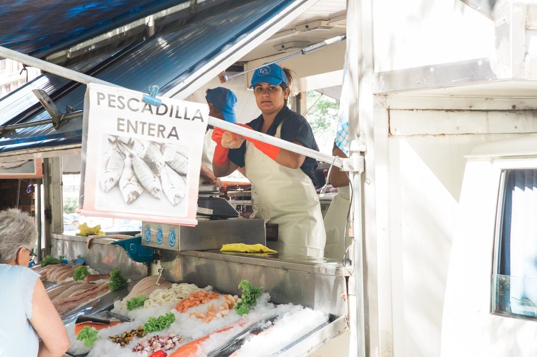 A lively afternoon along Montevideo's rambla