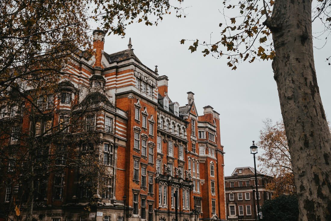 City street scene while wandering London on foot