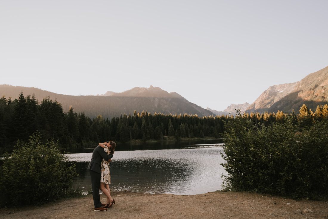 Close-up of the couple's hands during their reunion photo session
