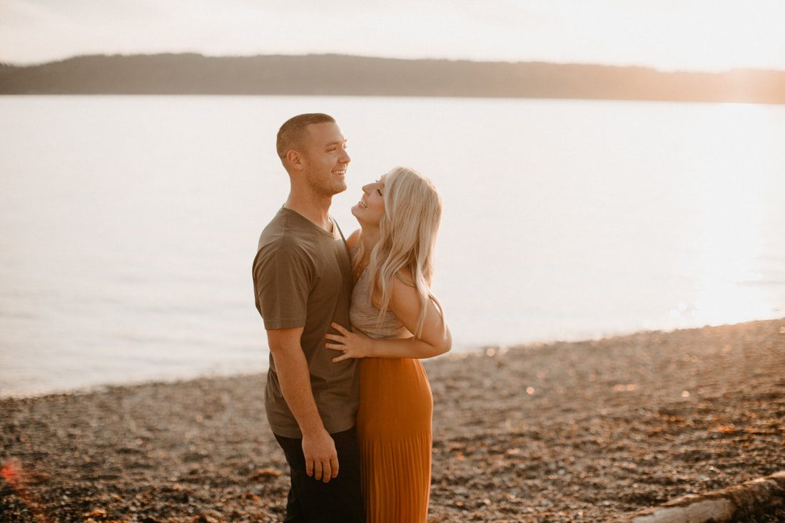 Candid portrait of the Mccrillis family enjoying the PNW coastline