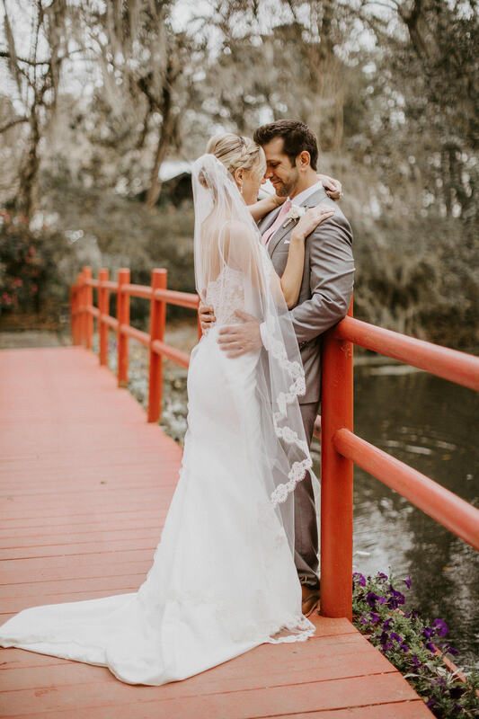 Final portrait of Lindsey and John as husband and wife at the Magnolia Plantation