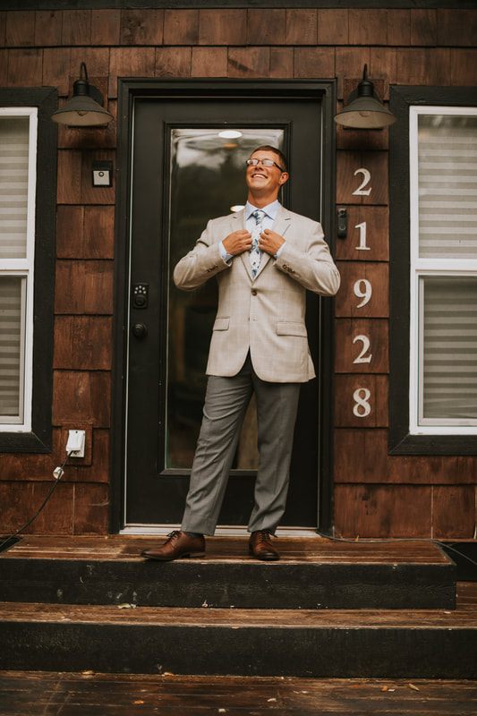 Candid reaction shot during the couple's first look