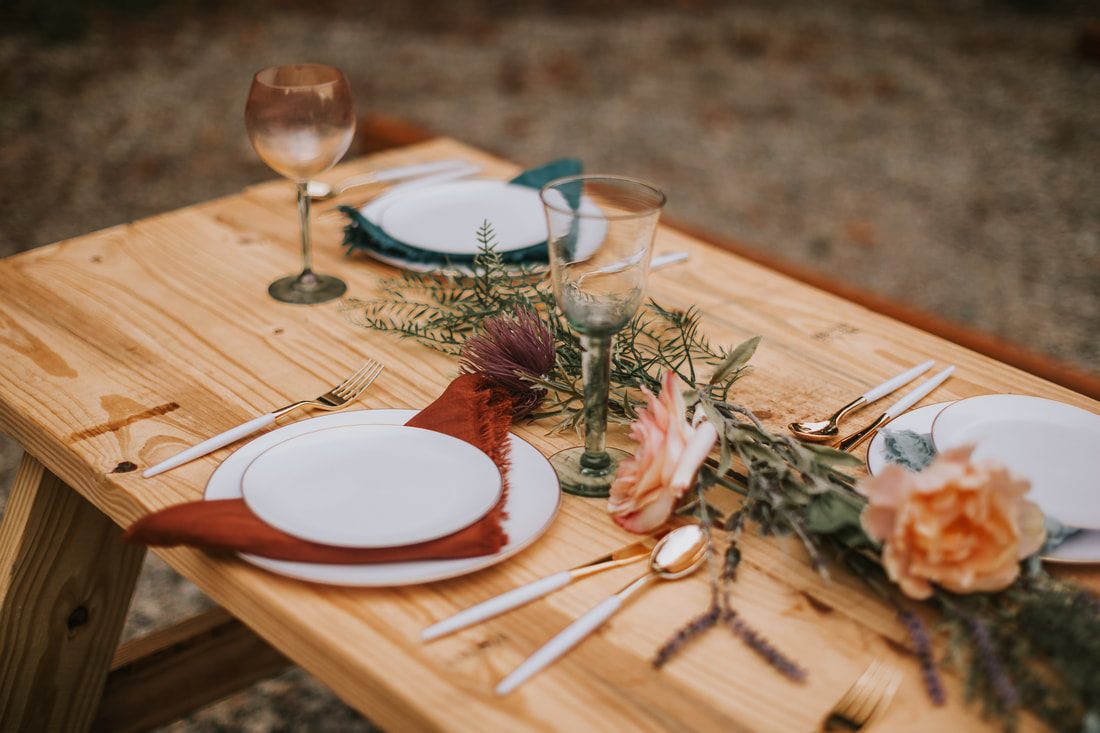 Detail shot of the reception table and decor at the cabin
