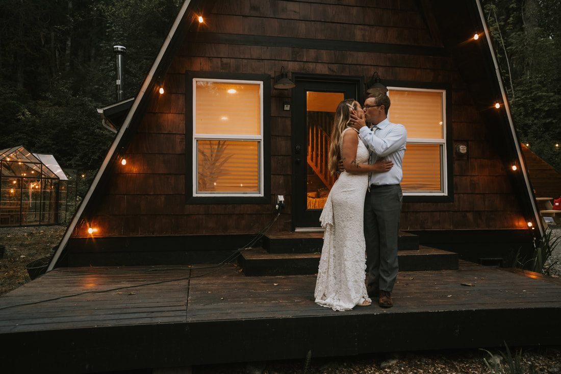 Final portrait of Josh and Ciara at their Skykomish River wedding