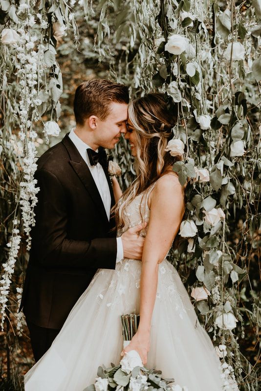 Bridal party portrait in warm, natural wedding tones