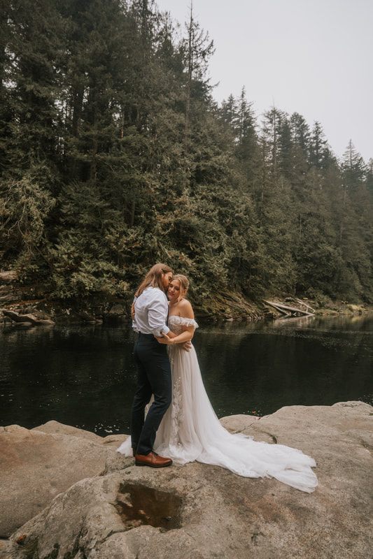 Detail shot of moody florals and decor at That PNW Cabin elopement.