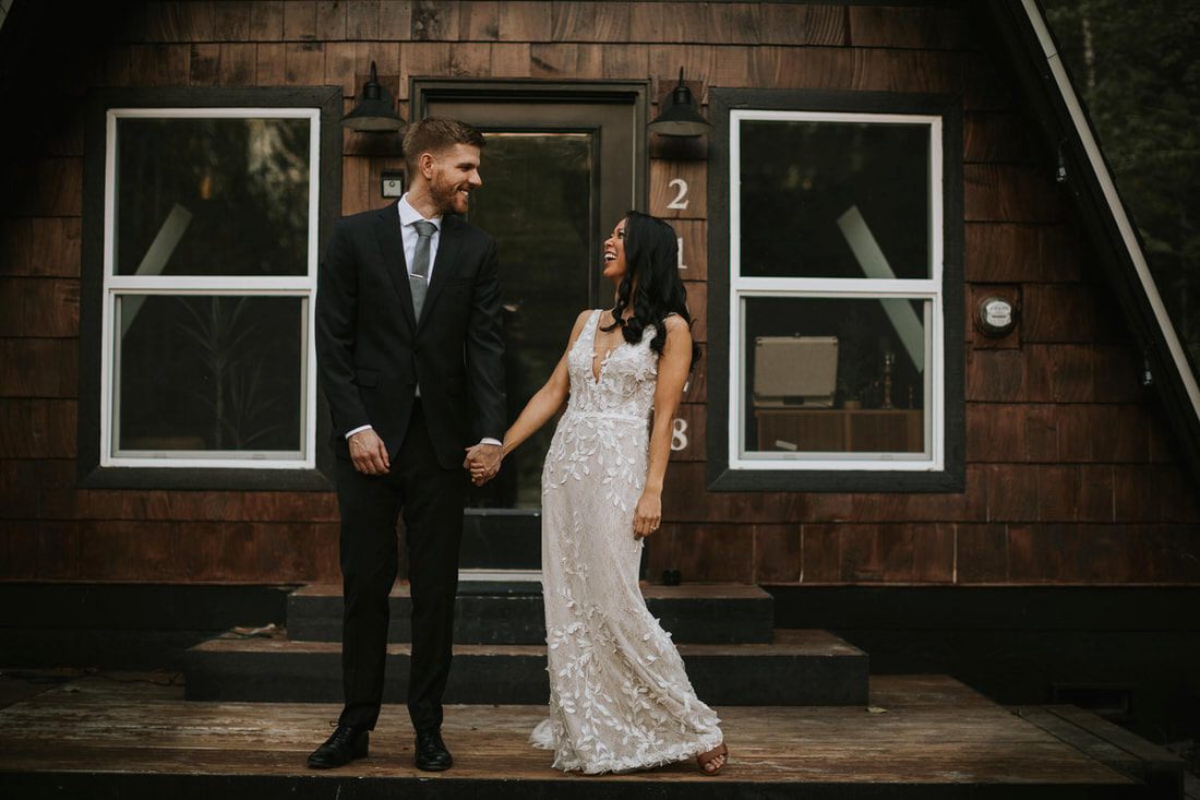 Couple eloping at That PNW Cabin in the Washington mountains