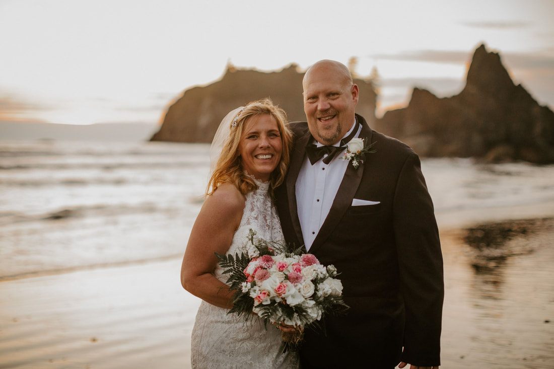 Chris and Shannon share their first kiss during their La Push elopement.