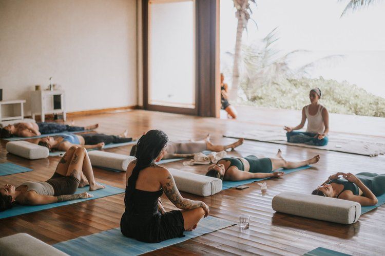 Group of women on the Tulum women's retreat