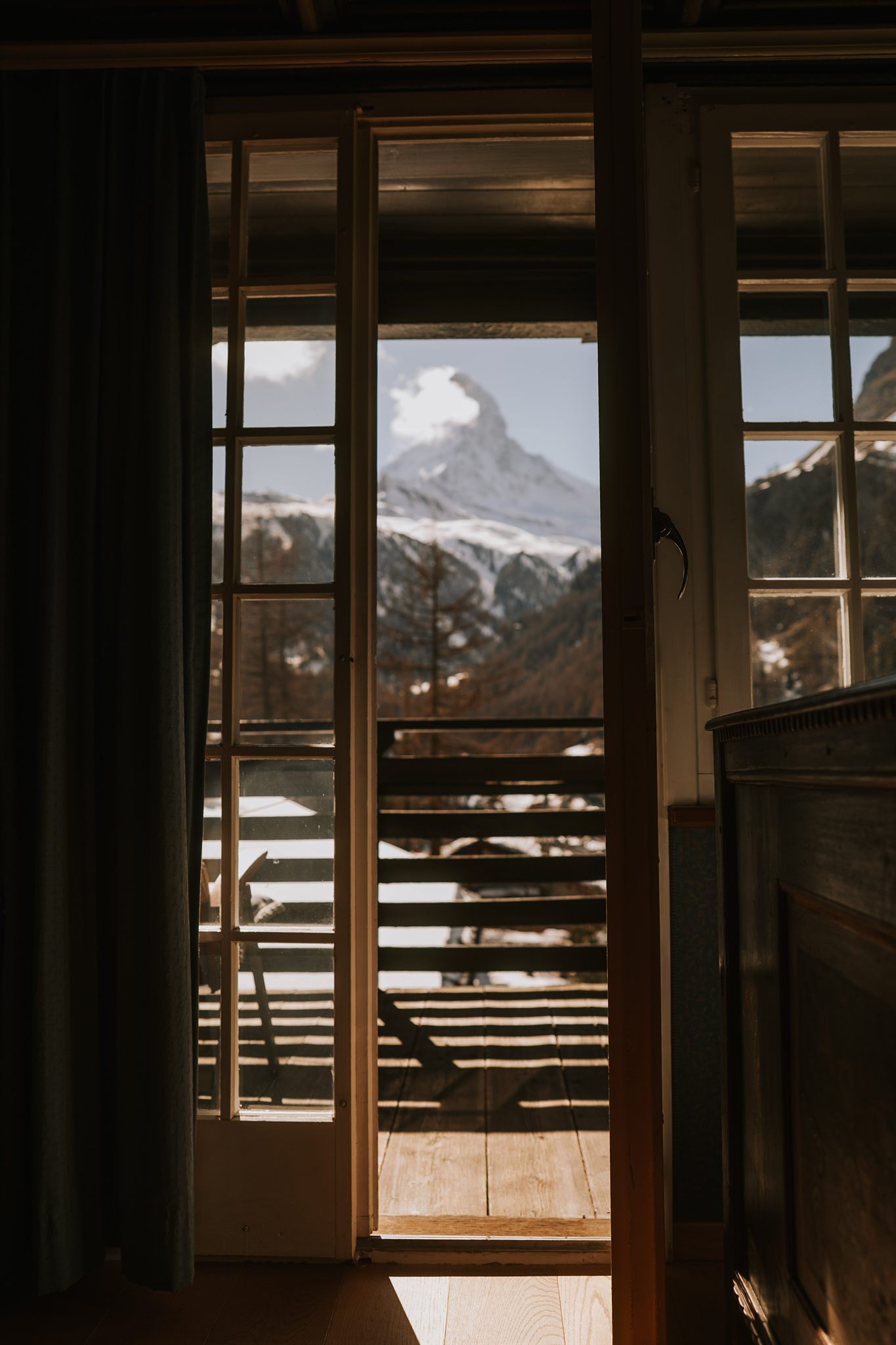 Women writing and creating together at a Zermatt retreat